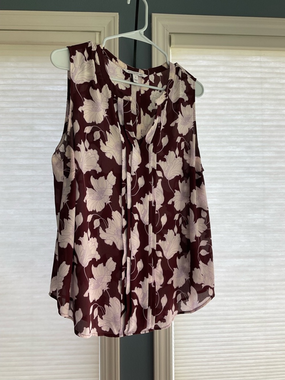 Sleeveless Floral Tie-Neck Top in Burgundy and Cream